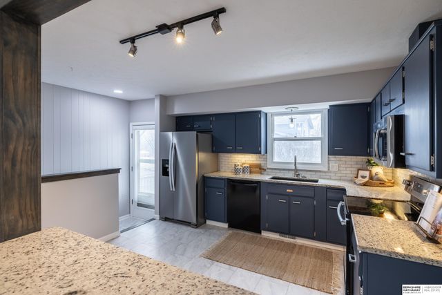 9605 Ruggles Street, Omaha, NE 68134