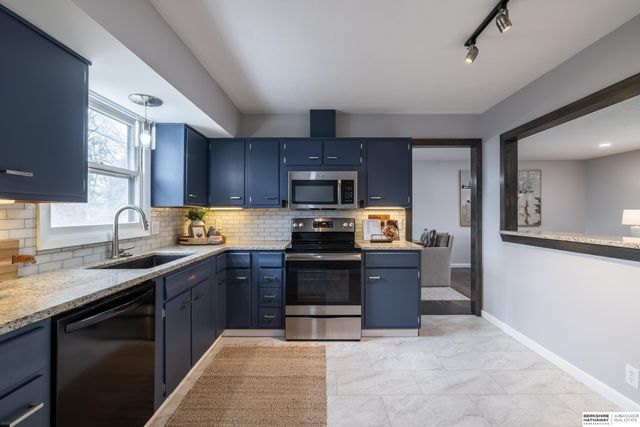 9605 Ruggles Street, Omaha, NE 68134