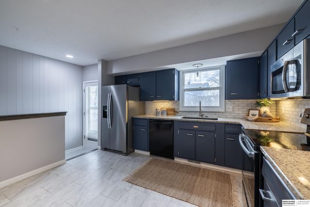 9605 Ruggles Street, Omaha, NE 68134