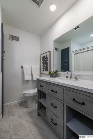 9605 Ruggles Street, Omaha, NE 68134