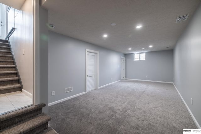 9605 Ruggles Street, Omaha, NE 68134