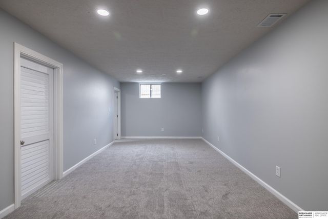 9605 Ruggles Street, Omaha, NE 68134