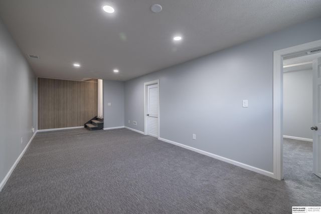 9605 Ruggles Street, Omaha, NE 68134