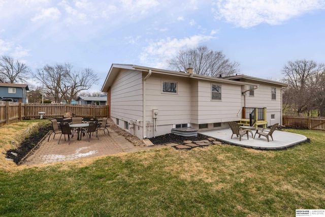9605 Ruggles Street, Omaha, NE 68134