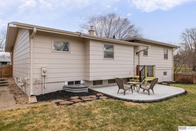 9605 Ruggles Street, Omaha, NE 68134