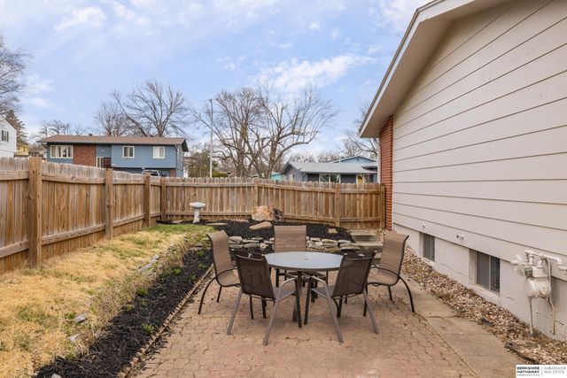 9605 Ruggles Street, Omaha, NE 68134