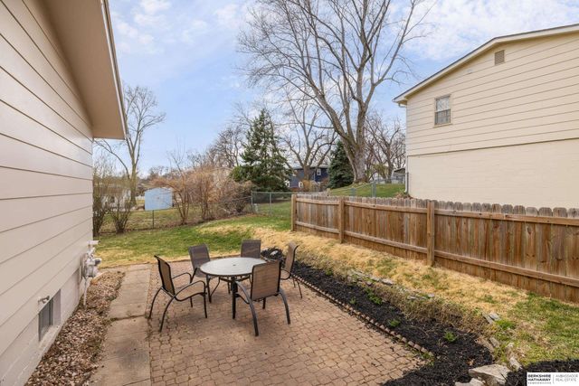 9605 Ruggles Street, Omaha, NE 68134