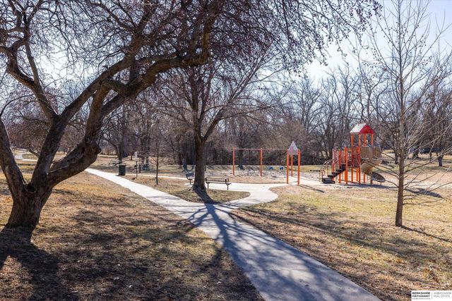 9605 Ruggles Street, Omaha, NE 68134