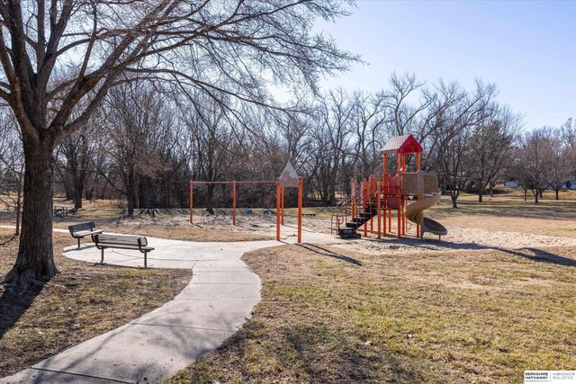 9605 Ruggles Street, Omaha, NE 68134