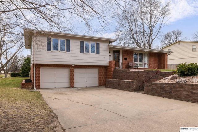 9605 Ruggles Street, Omaha, NE 68134