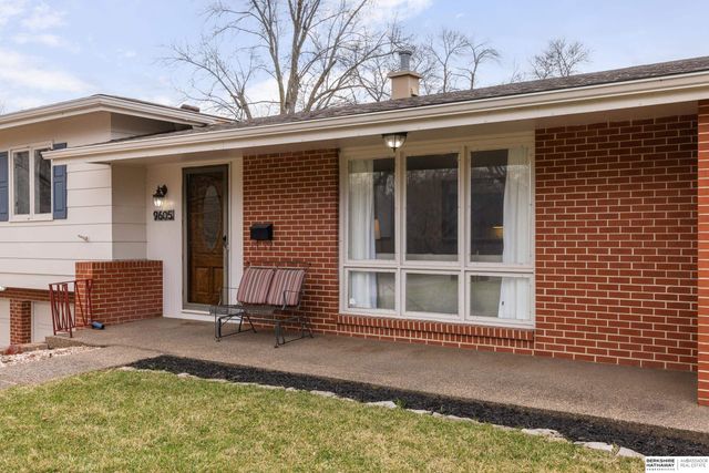 9605 Ruggles Street, Omaha, NE 68134