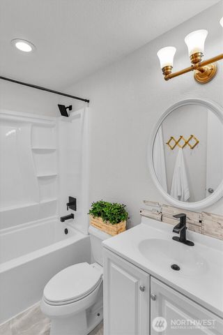 16825 17th Avenue SE, Bothell, WA 98012