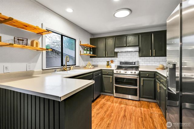 16825 17th Avenue SE, Bothell, WA 98012