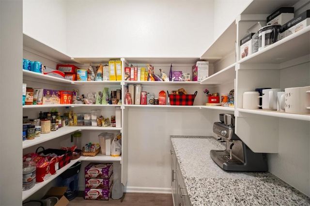 22668 W 88th Street, Lenexa, KS 66227