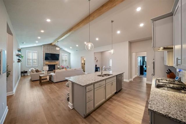 22668 W 88th Street, Lenexa, KS 66227