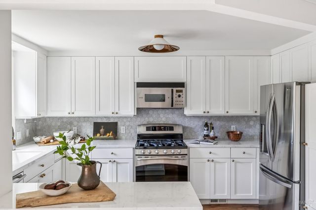 44 Catalpa Ave, Mill Valley, CA 94941