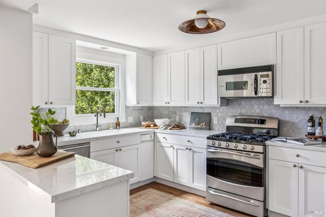 44 Catalpa Ave, Mill Valley, CA 94941