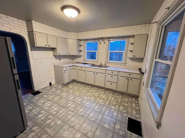 3145 Troy Road, Springfield, OH 45504