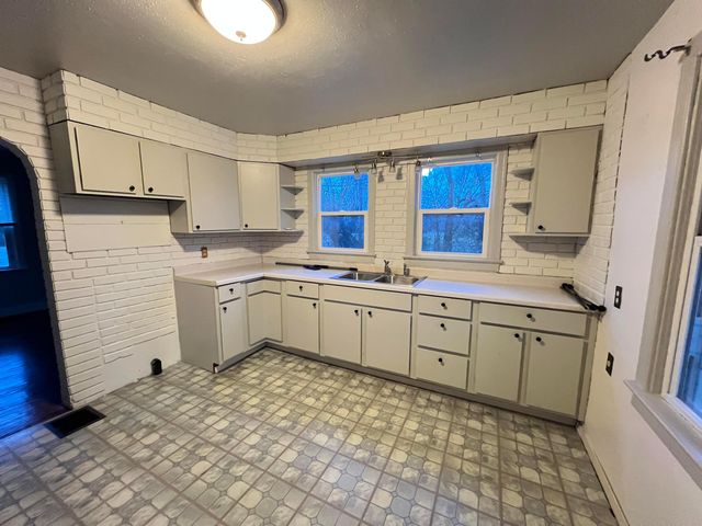 3145 Troy Road, Springfield, OH 45504