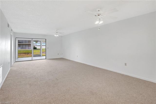 151 Cypress WAY E # D3, Naples, FL 34110