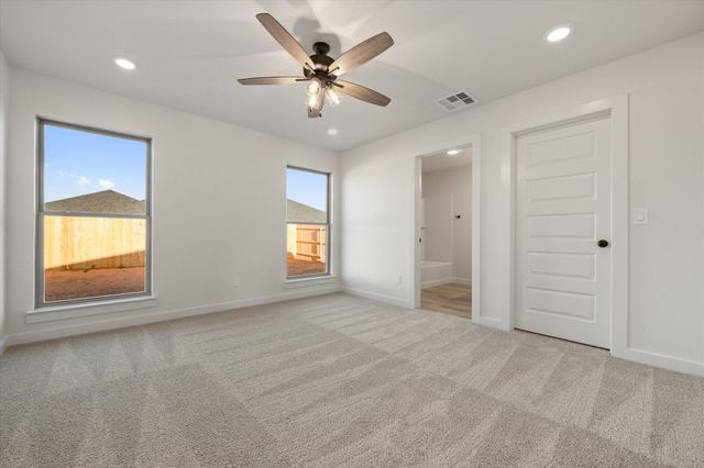 2424 Aberdeen Avenue, Wolfforth, TX 79382