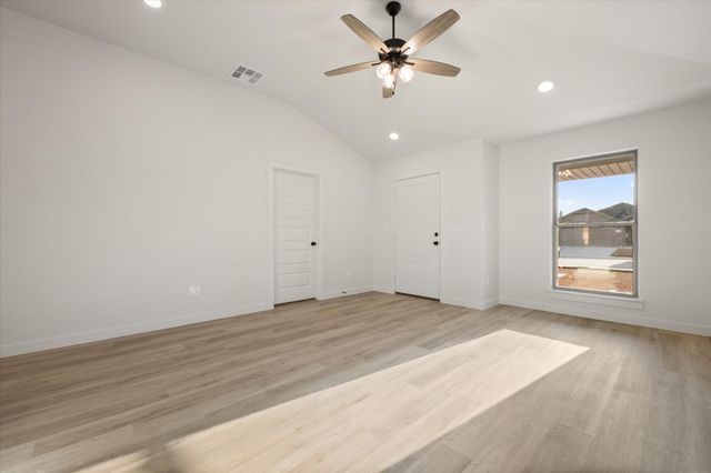 2424 Aberdeen Avenue, Wolfforth, TX 79382