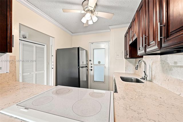 2555 NE 11 Street 510, Fort Lauderdale, FL 33304