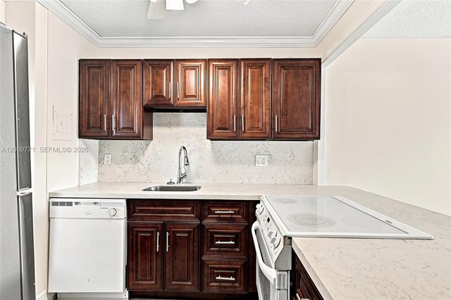 2555 NE 11 Street 510, Fort Lauderdale, FL 33304
