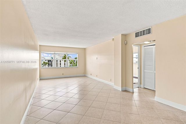 2555 NE 11 Street 510, Fort Lauderdale, FL 33304