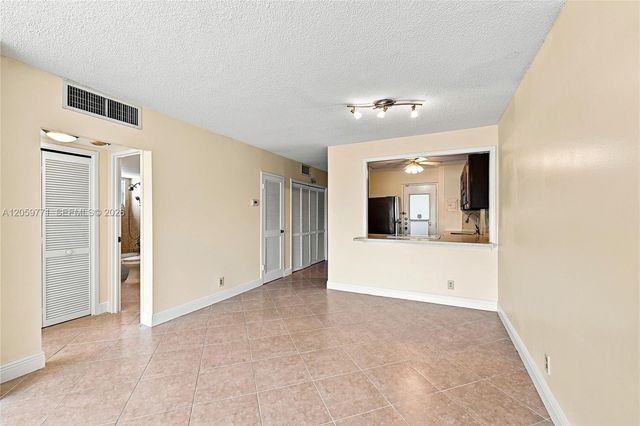 2555 NE 11 Street 510, Fort Lauderdale, FL 33304