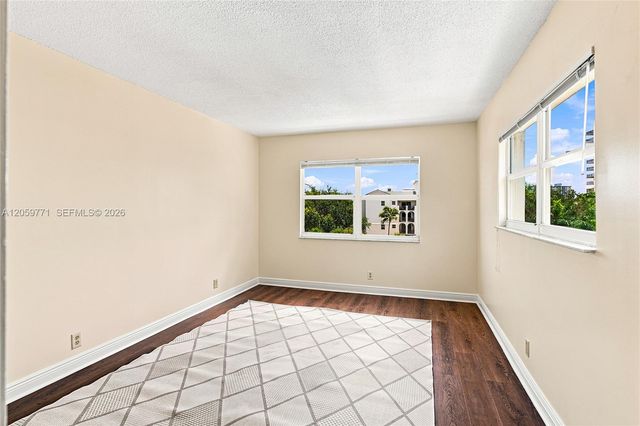 2555 NE 11 Street 510, Fort Lauderdale, FL 33304