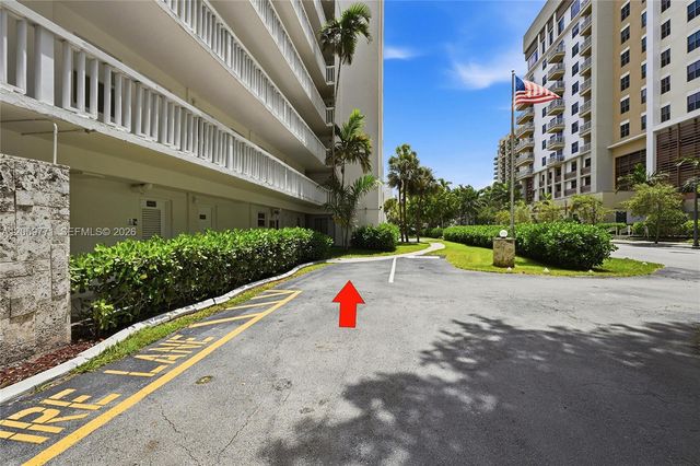 2555 NE 11 Street 510, Fort Lauderdale, FL 33304