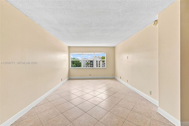 2555 NE 11 Street 510, Fort Lauderdale, FL 33304
