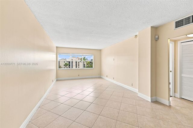 2555 NE 11 Street 510, Fort Lauderdale, FL 33304