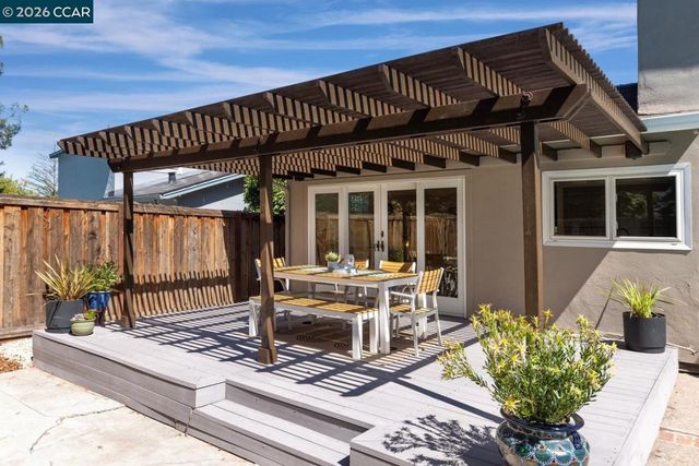 933 Brink Ct, Concord, CA 94518