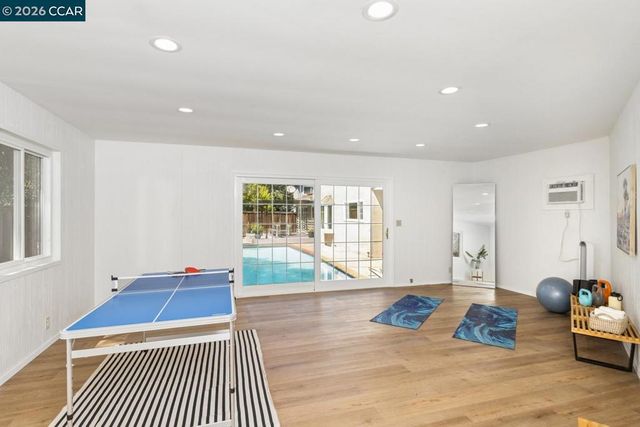 933 Brink Ct, Concord, CA 94518