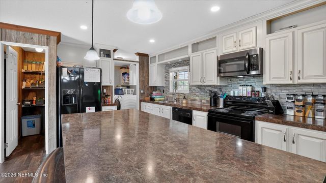 121 MELANIE Lane, Middleburg, FL 32068