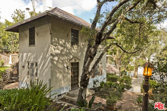 271 Beloit Avenue, Los Angeles, CA 90049