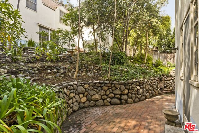 271 Beloit Avenue, Los Angeles, CA 90049