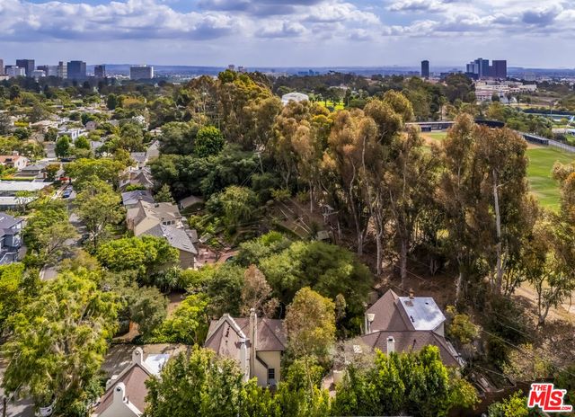 271 Beloit Avenue, Los Angeles, CA 90049