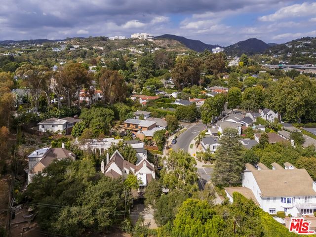 271 Beloit Avenue, Los Angeles, CA 90049