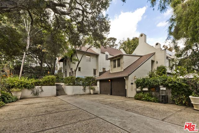 271 Beloit Avenue, Los Angeles, CA 90049