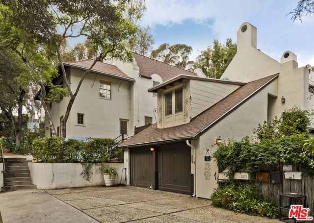 271 Beloit Avenue, Los Angeles, CA 90049