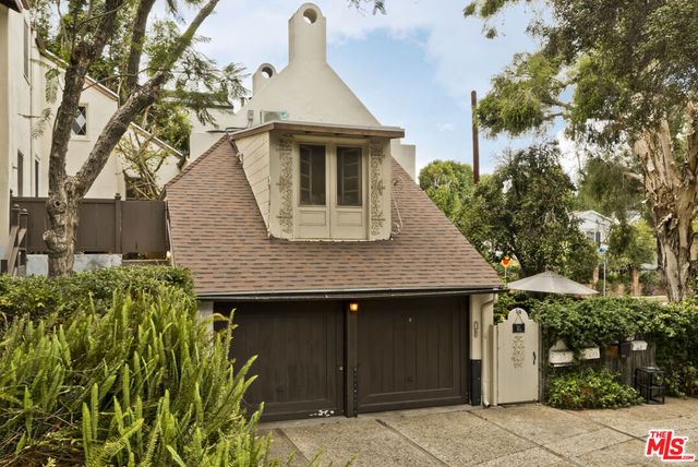 271 Beloit Avenue, Los Angeles, CA 90049