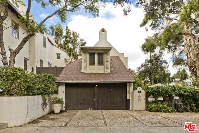 271 Beloit Avenue, Los Angeles, CA 90049