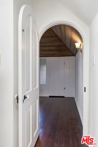 271 Beloit Avenue, Los Angeles, CA 90049