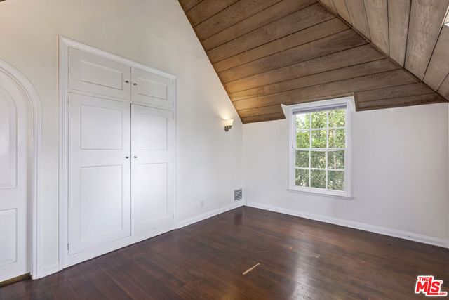 271 Beloit Avenue, Los Angeles, CA 90049