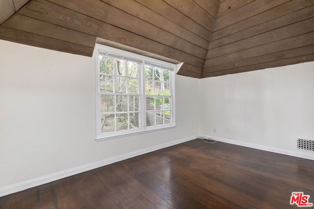 271 Beloit Avenue, Los Angeles, CA 90049