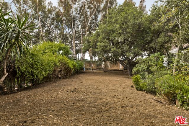 271 Beloit Avenue, Los Angeles, CA 90049