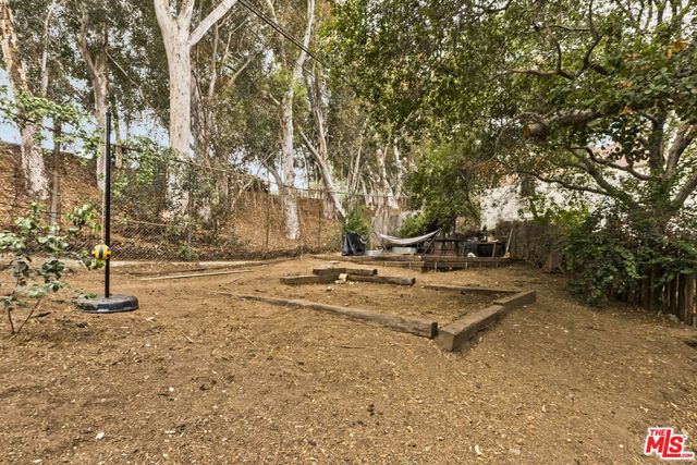 271 Beloit Avenue, Los Angeles, CA 90049